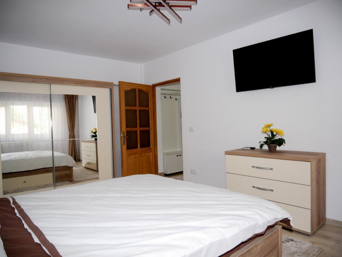 Apartament David Câmpulung Moldovenesc エクステリア 写真